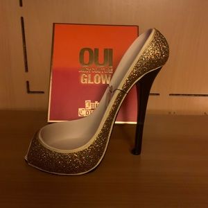 Gold sparkly heel wine caddy